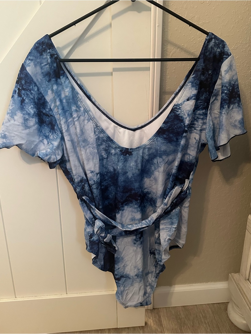 Women's Blue Tie-Dye Scoop Neck Swimsuit
